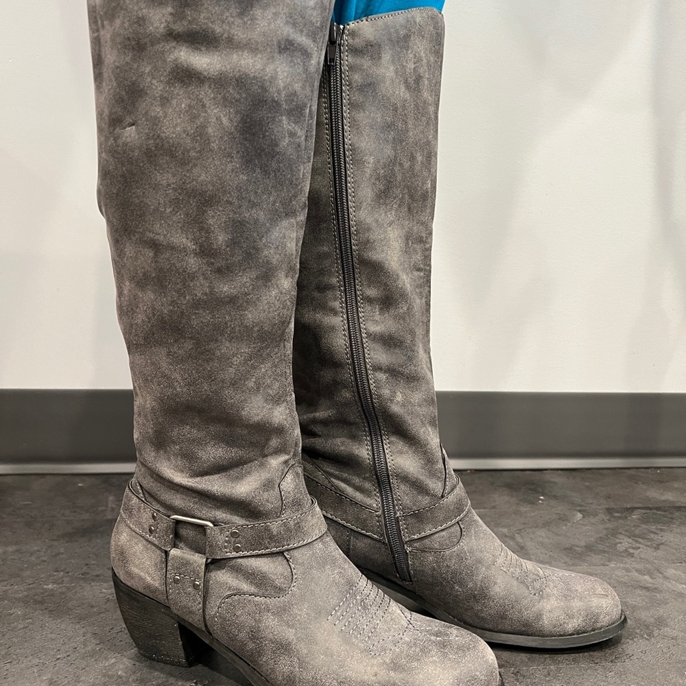 Knee high grey boots. Worn twice.